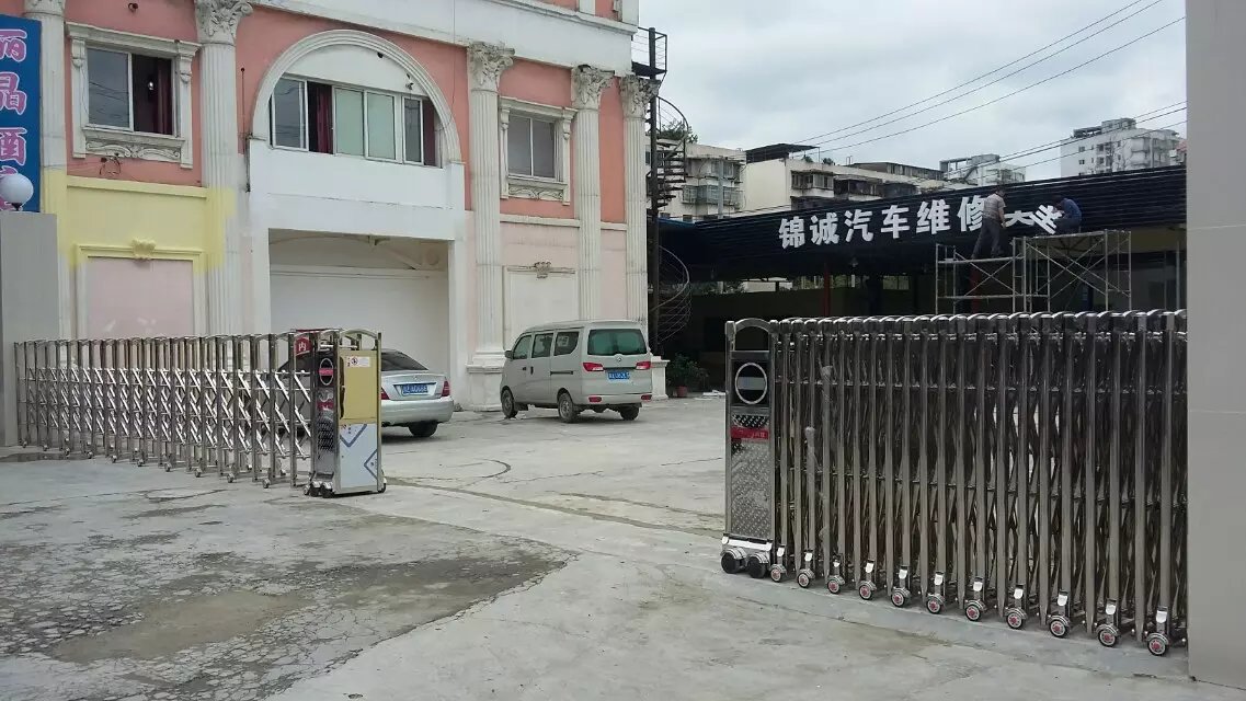 南京六合区南京六合区四川德阳市伸缩门